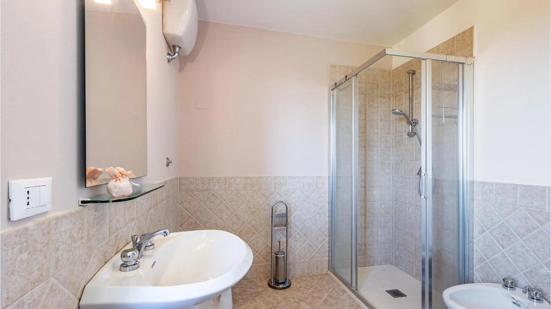 Villa Tiglio San Gervasio  0*, San Gervasio (Pisa) Italia